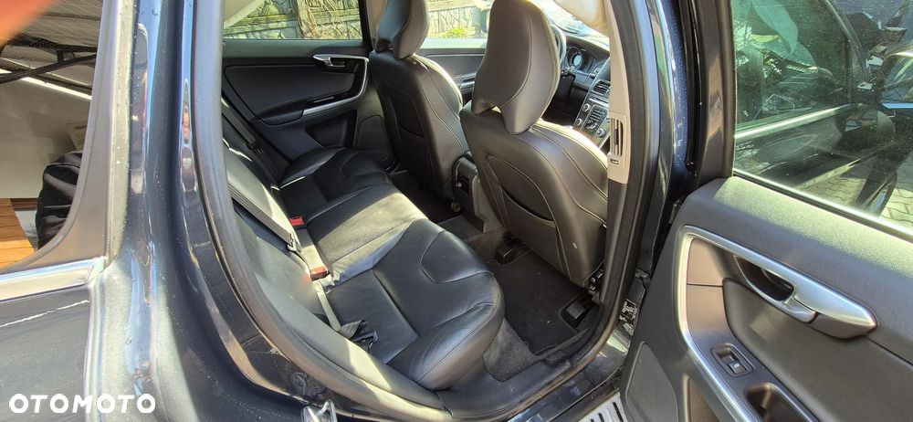 Volvo XC 60 D4 Drive-E R-Design Momentum - 9