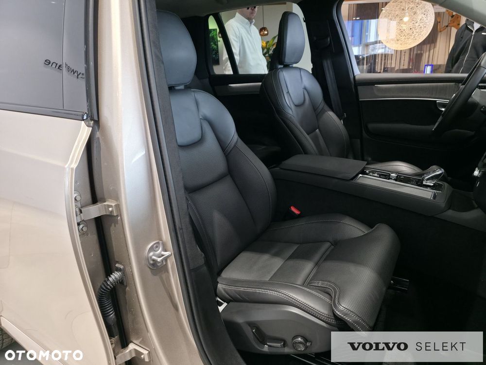 Volvo XC 90 - 30