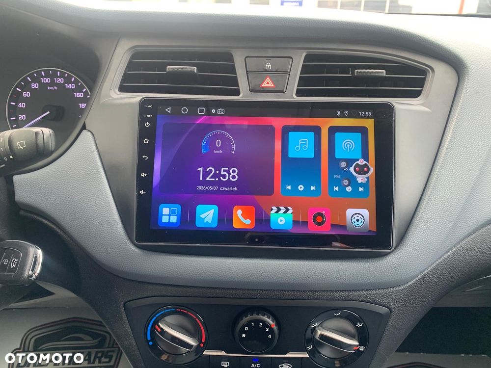 Hyundai i20 - 24