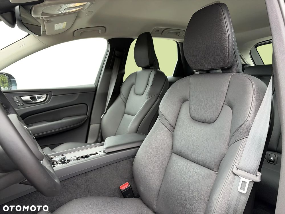 Volvo XC 60 B4 D AWD Plus Bright - 10