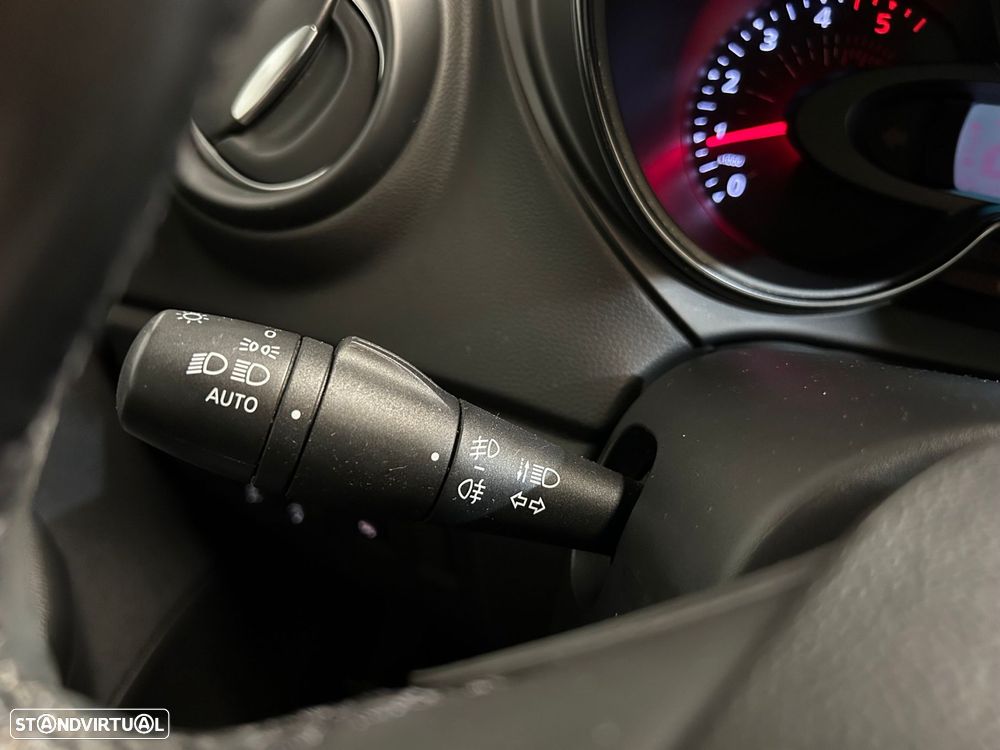 Renault Captur 1.5 dCi Exclusive — fotografia 34