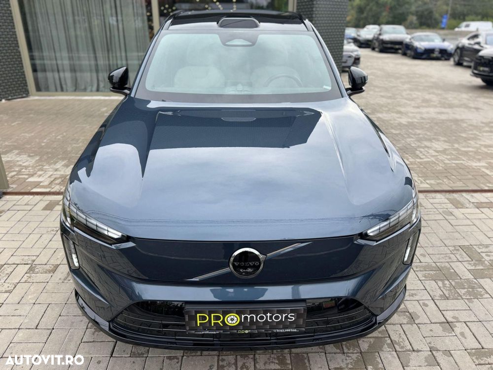 Volvo EX90 - 11