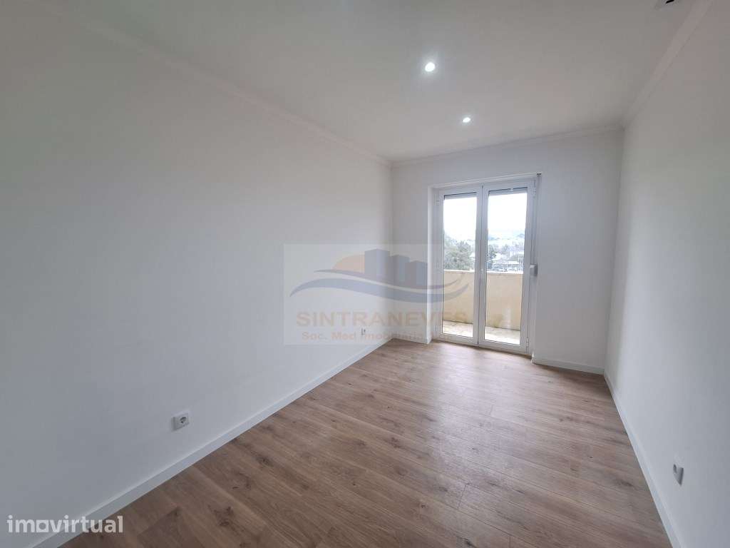Magnífico T3 totalmente remodelado com varanda- Queluz - Grande imagem: 4/25