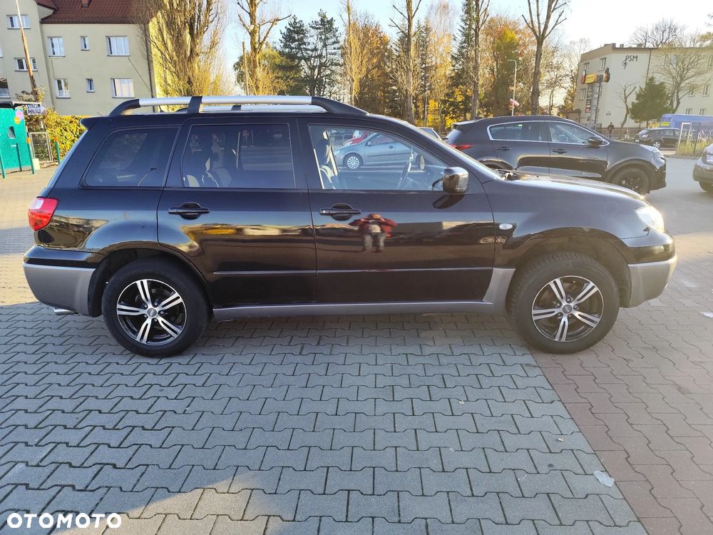 Mitsubishi Outlander - 8