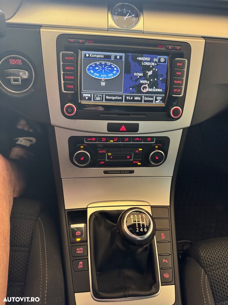 Volkswagen Passat 2.0 TDI DPF Blue TDI Comfortline - 27