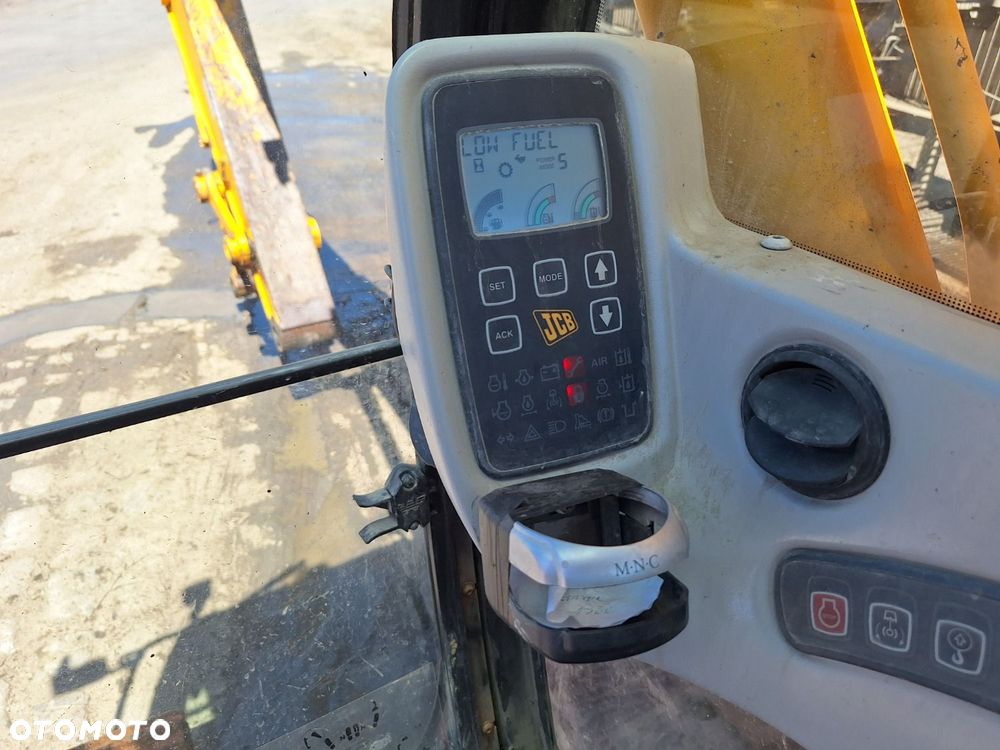 JCB Js 210L - 15