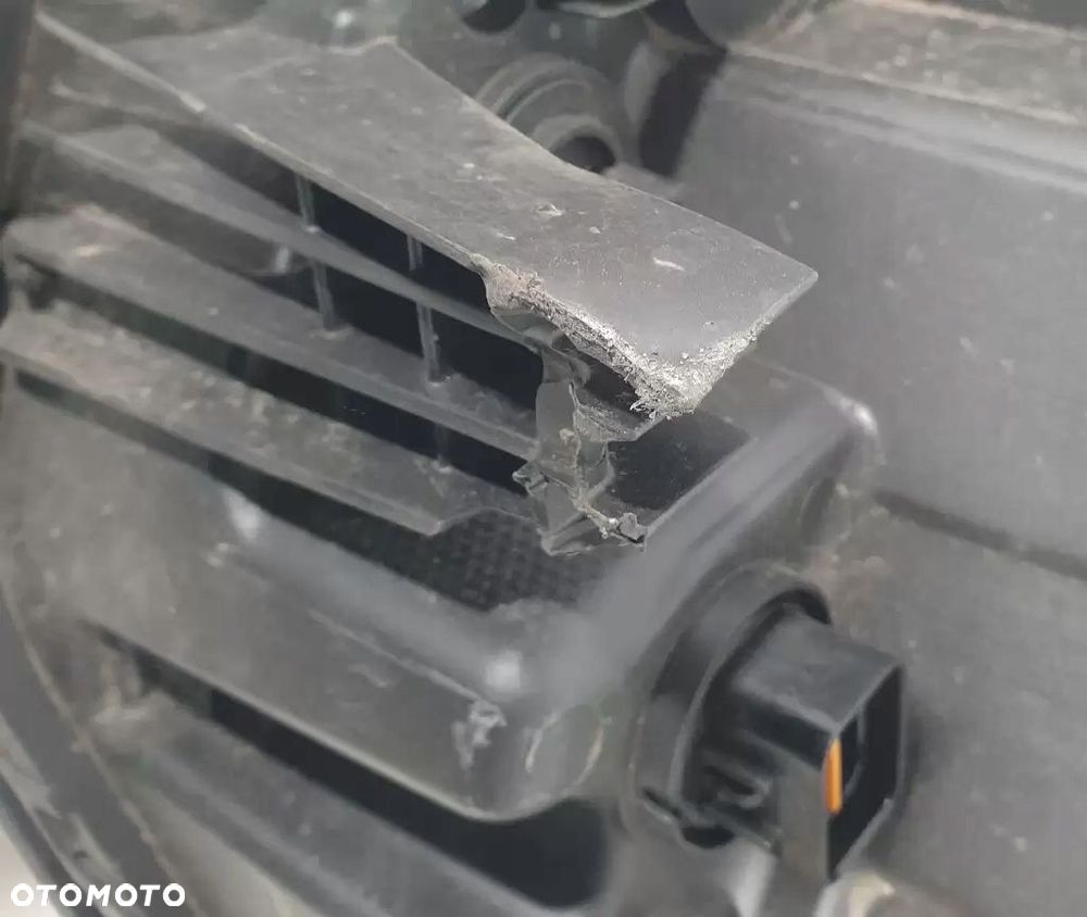 Ssangyong Korando Reflektor Prawy 8310237101 - 5