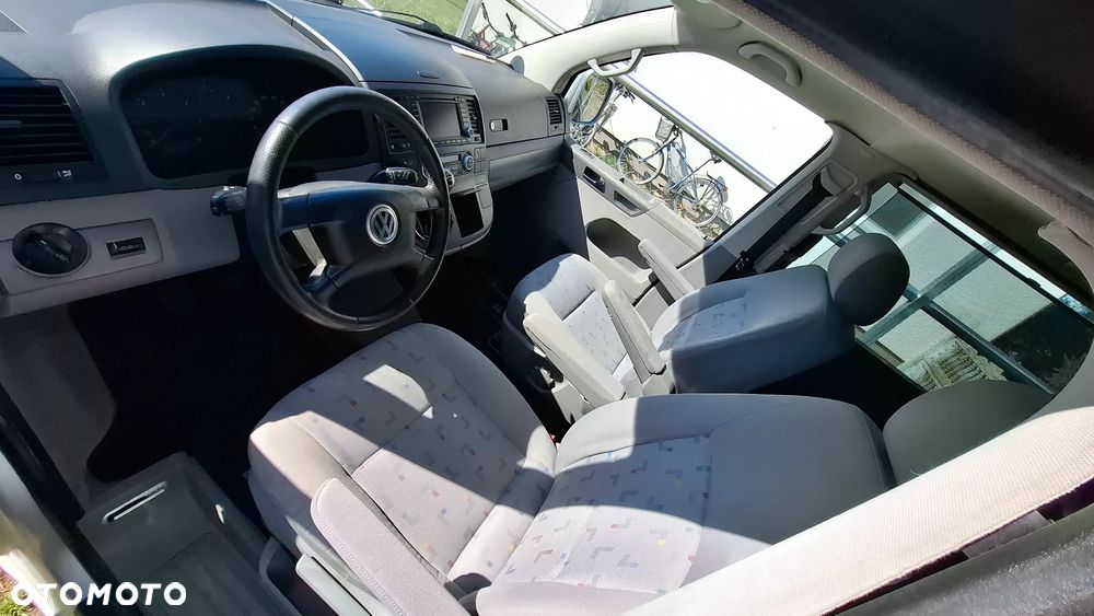 Volkswagen Multivan - 14
