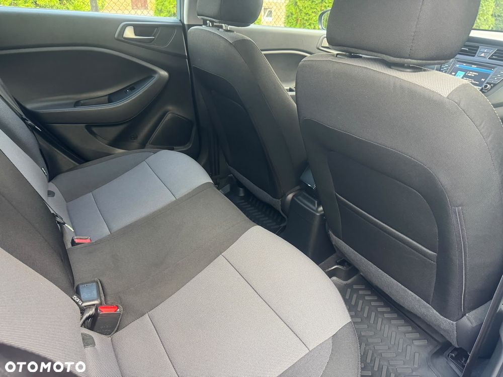Hyundai i20 blue 1.2 YES!+ - 24
