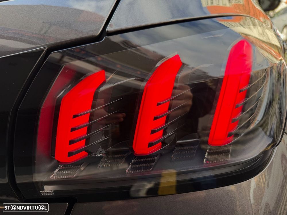 Peugeot 208 PureTech 100 GT Pack - 17