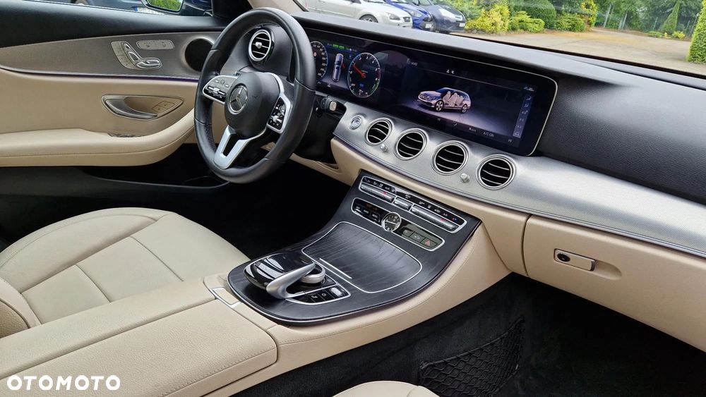 Mercedes-Benz Klasa E 300 de Avantgarde - 6