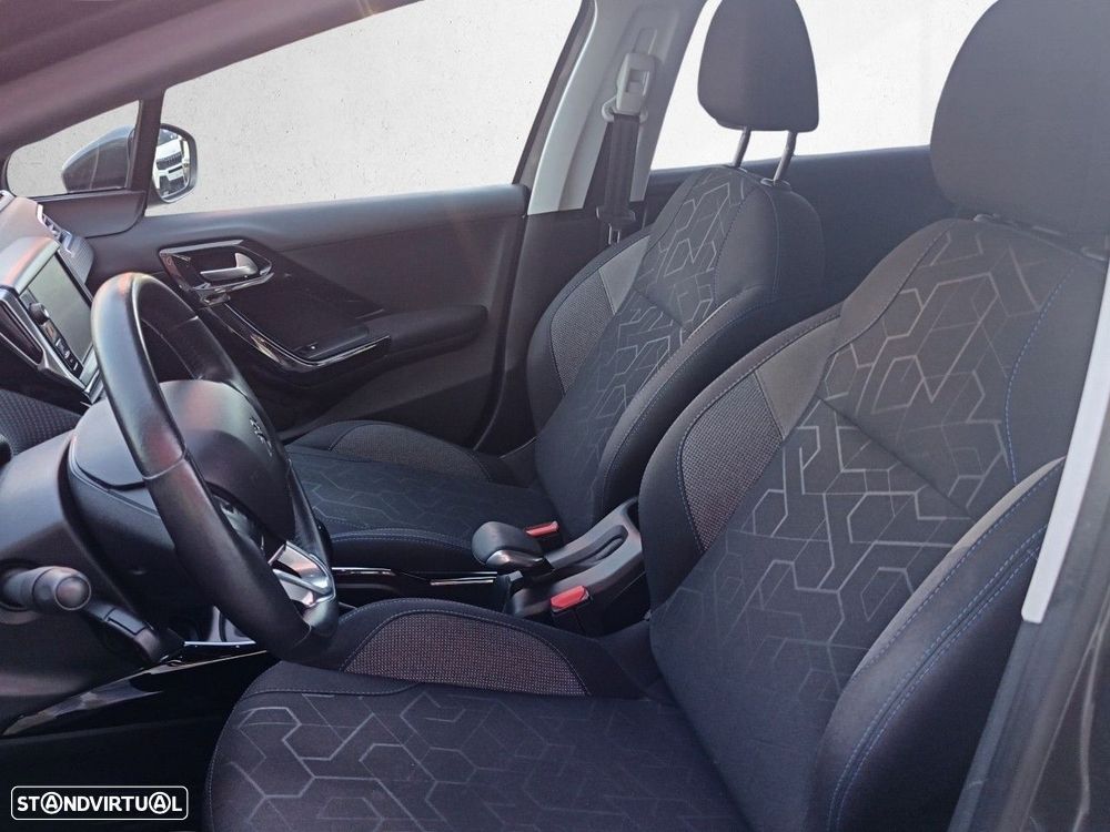 Peugeot 2008 1.2 PureTech Style - 9