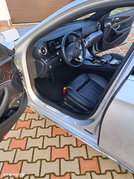 Mercedes-Benz Klasa E 220 d 4-Matic Business Edition 9G-TRONIC - 4