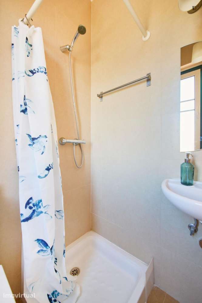 Quarto - localizado em Alameda Lisbon - Grande imagem: 5/24