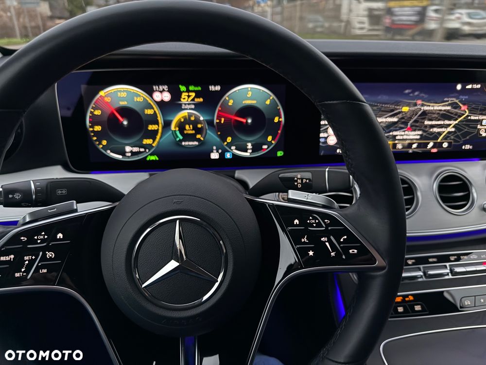 Mercedes-Benz Klasa E 220 d 4Matic 9G-TRONIC AMG Line - 32