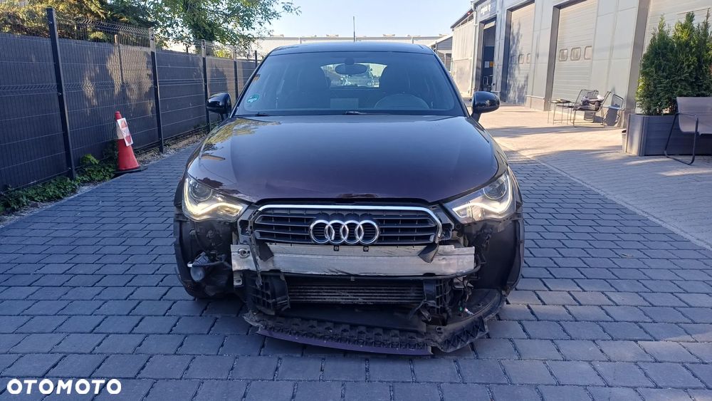 Audi A1 Sportback 1.6 TDI S tronic S line Sportpaket - 2