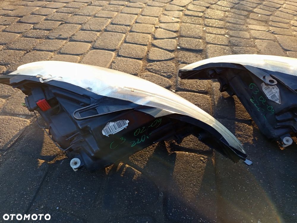 REFLEKTOR PRAWY CITROEN C3 02-09 - 5