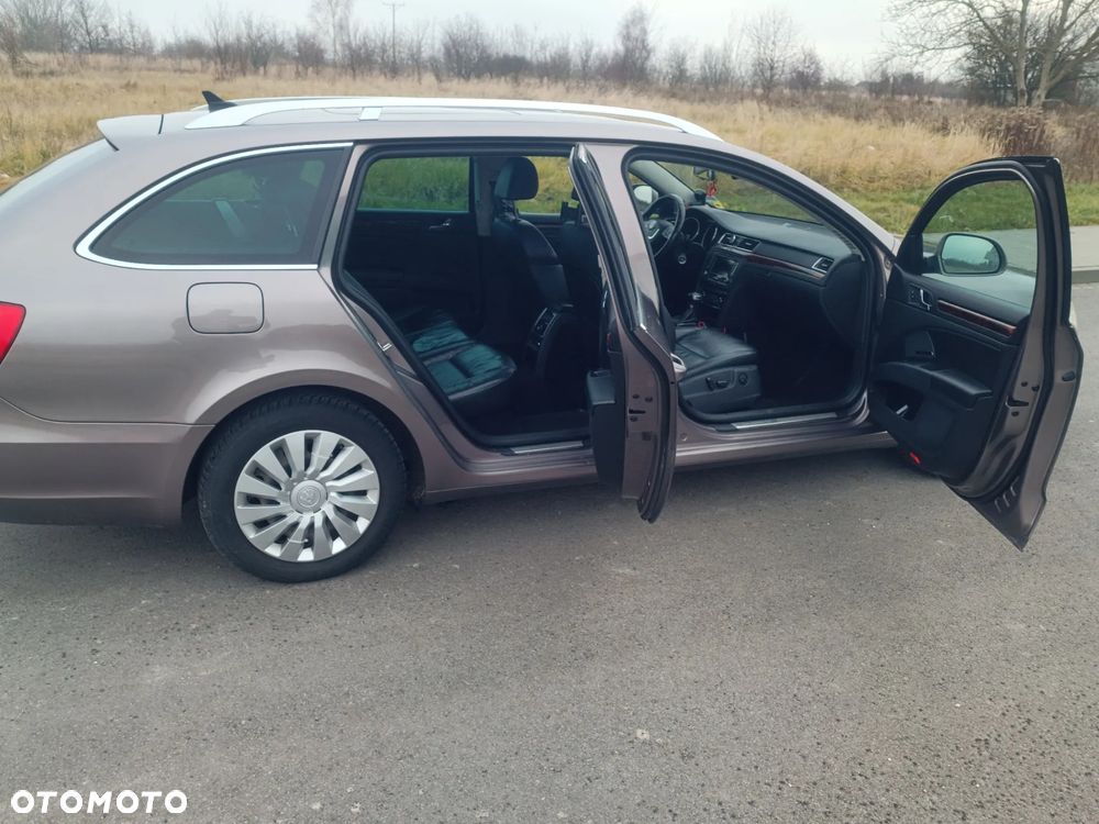 Skoda Superb 2.0 TDI Elegance DSG - 9