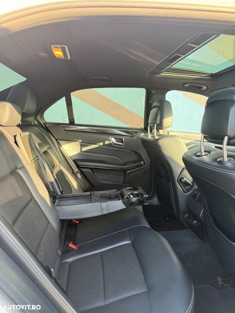 Mercedes-Benz E 220 BlueTEC 4Matic 7G-TRONIC Elegance - 4