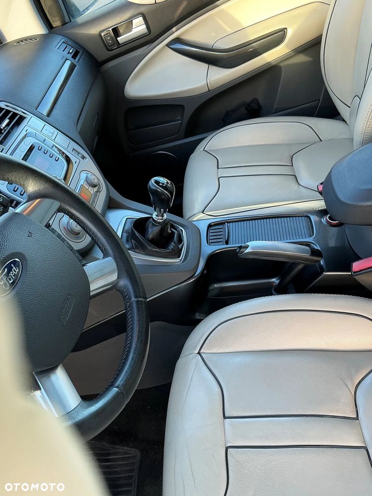 Ford Kuga 2.0 TDCi Titanium - 9