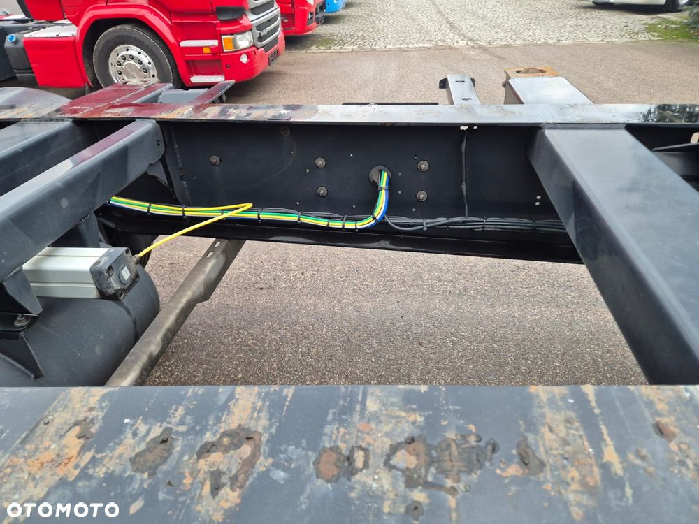 Krone Podkontenerowa - 16