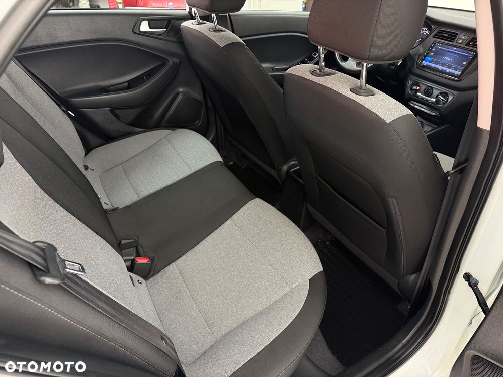 Hyundai i20 1.4 Premium - 40