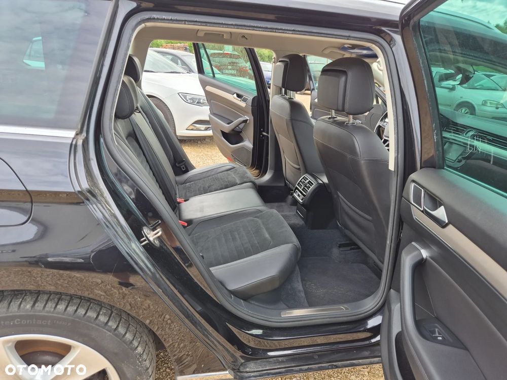 Volkswagen Passat Variant 2.0 TDI SCR DSG (BlueM Tech) Comfortline - 8