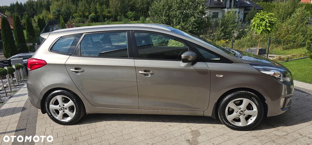 Kia Carens 1.6 GDI L 7os EU6 - 23