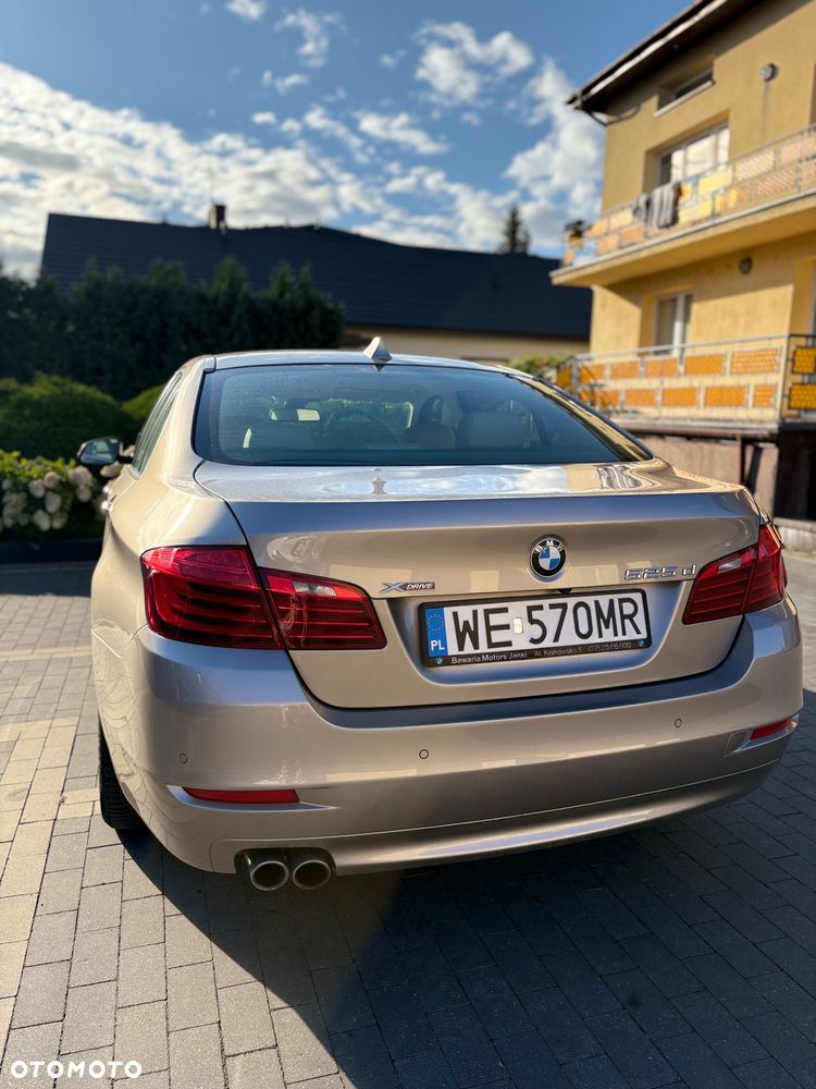 BMW Seria 5 525d xDrive - 4