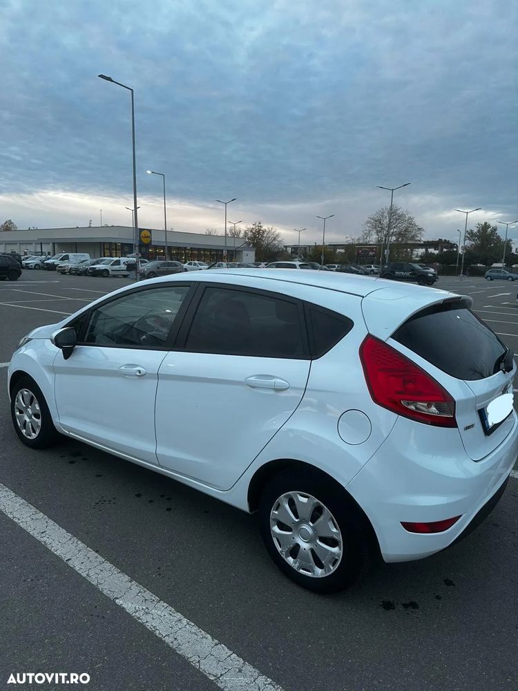 Ford Fiesta - 2