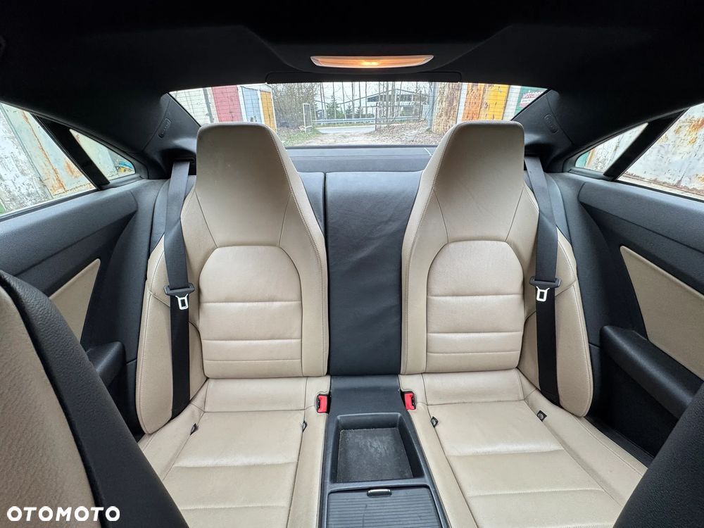Mercedes-Benz Klasa E 350 CDI DPF BlueEFFICIENCY 7G-TRONIC Elegance - 11