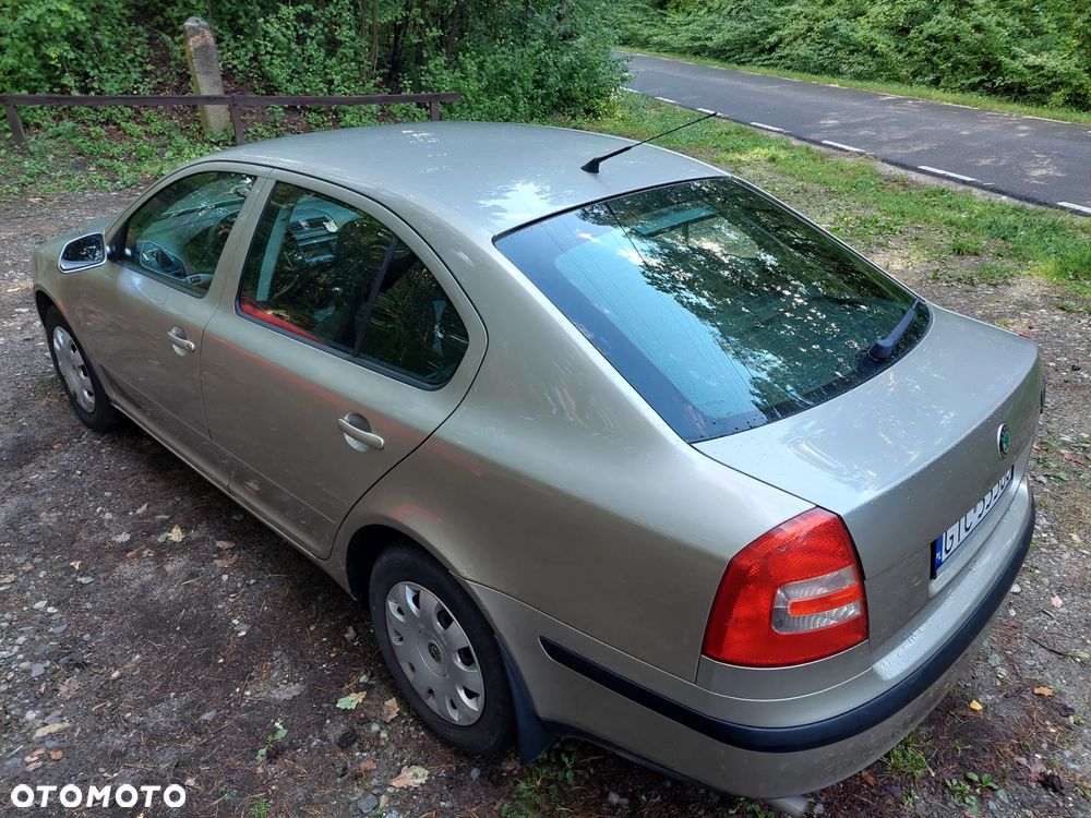 Skoda Octavia 1.6 Elegance - 2