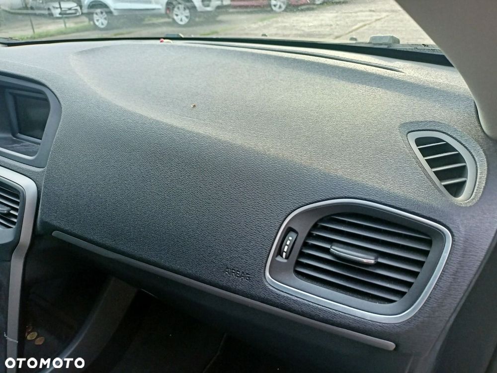 Volvo V40 D2 - 27
