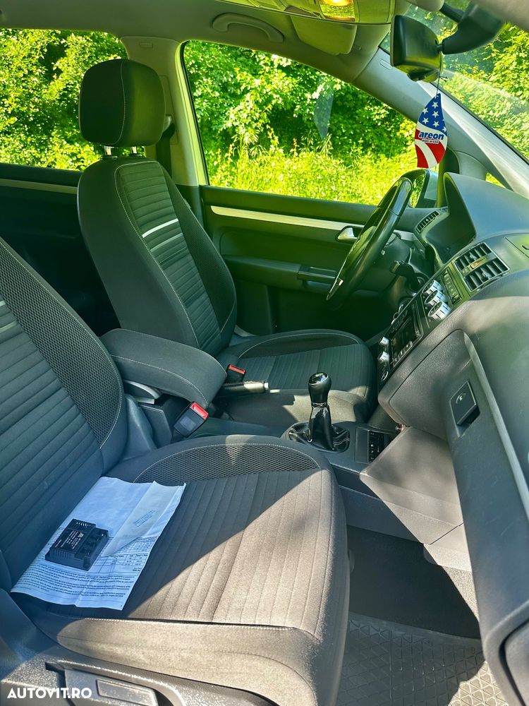 Volkswagen Touran 1.6 TDI Comfortline - 4