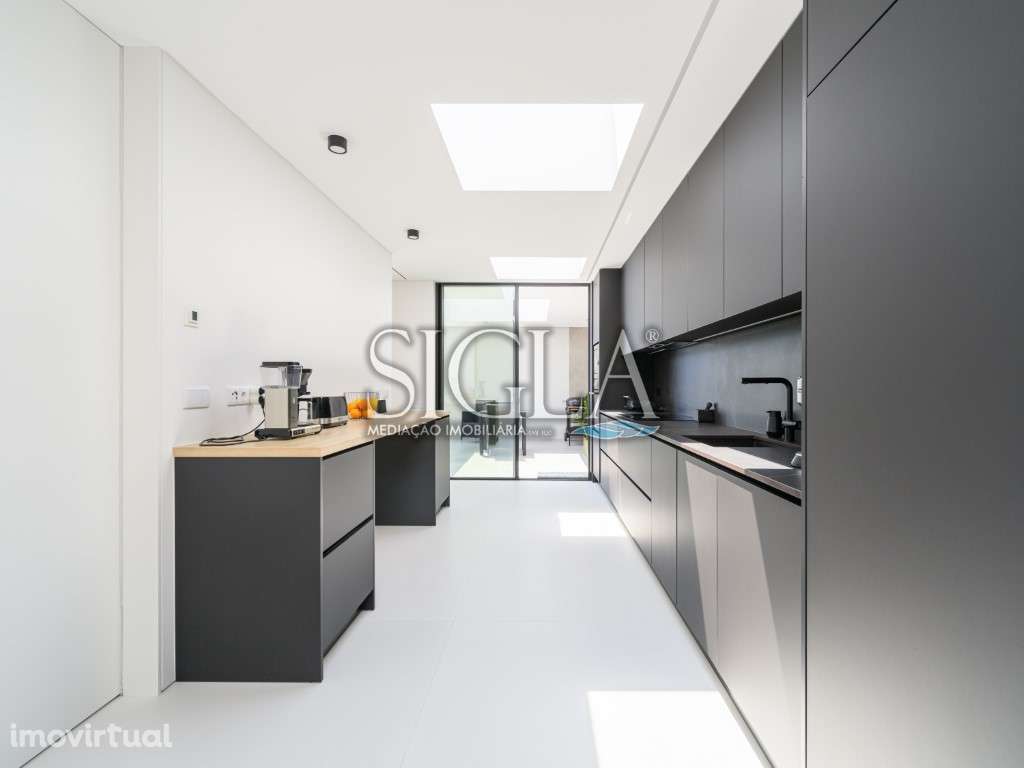 Moradia T3+1 na Praia da Madalena - Grande imagem: 4/46