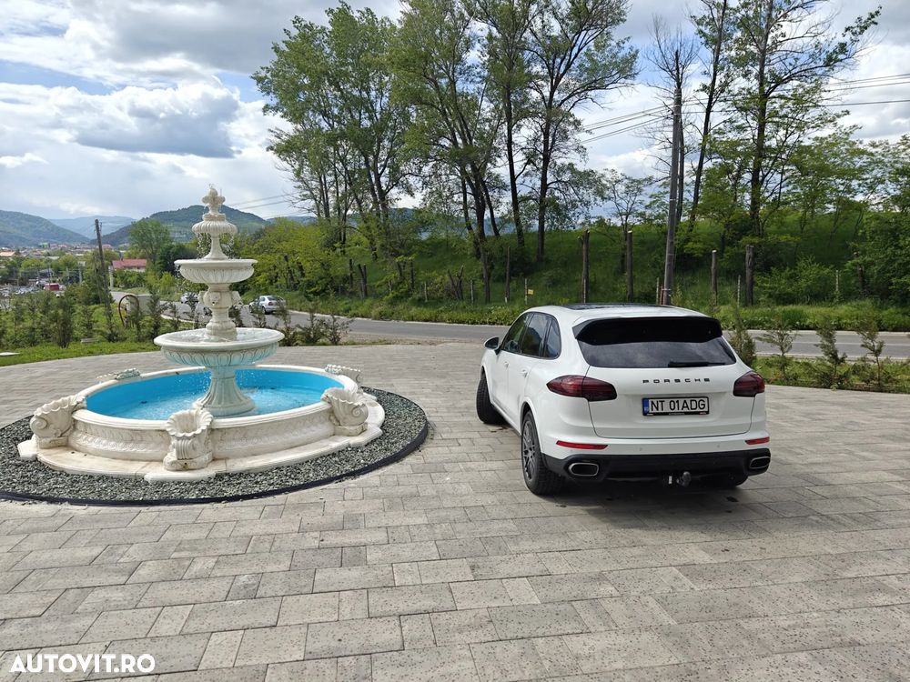 Porsche Cayenne 3.0 L - 10