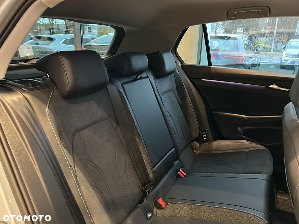 Volkswagen Golf - 24