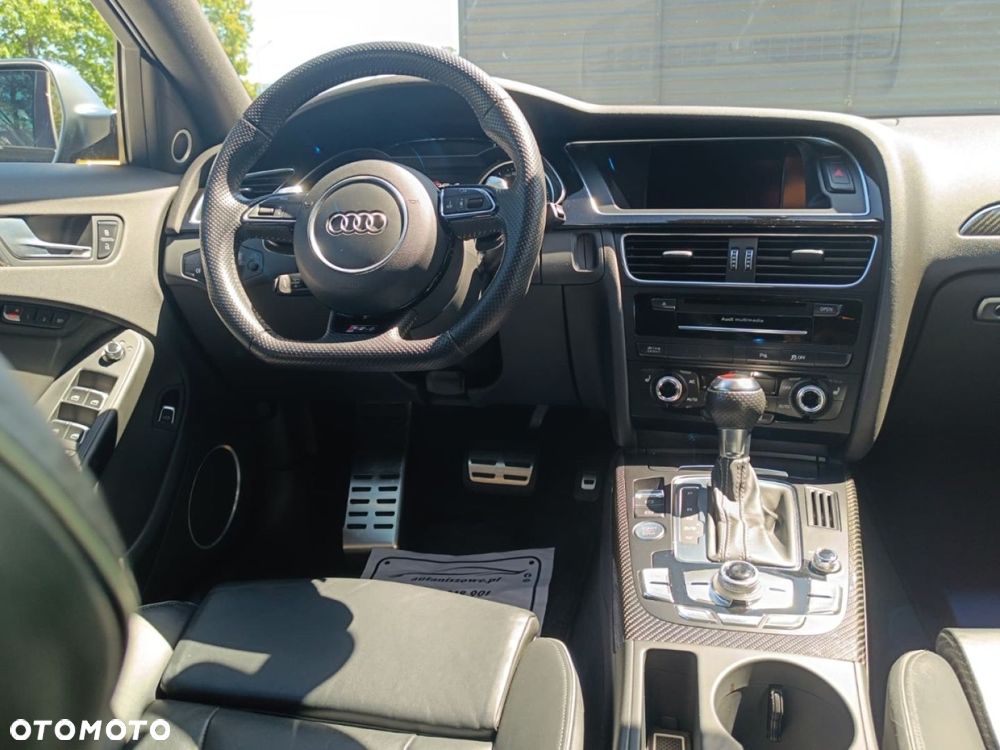 Audi RS4 Avant - 8