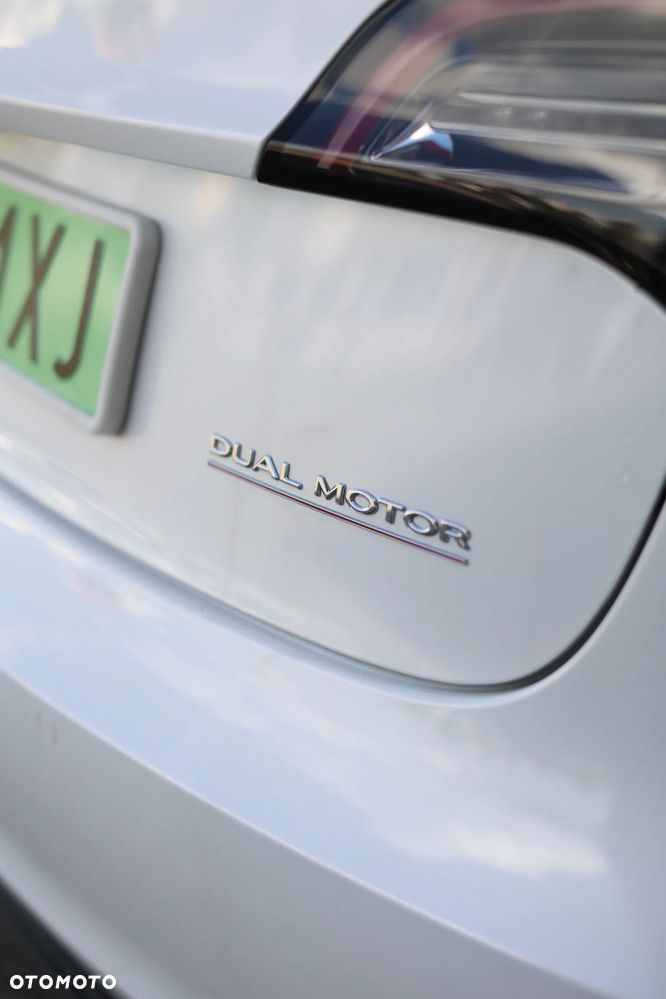 Tesla Model 3 - 6