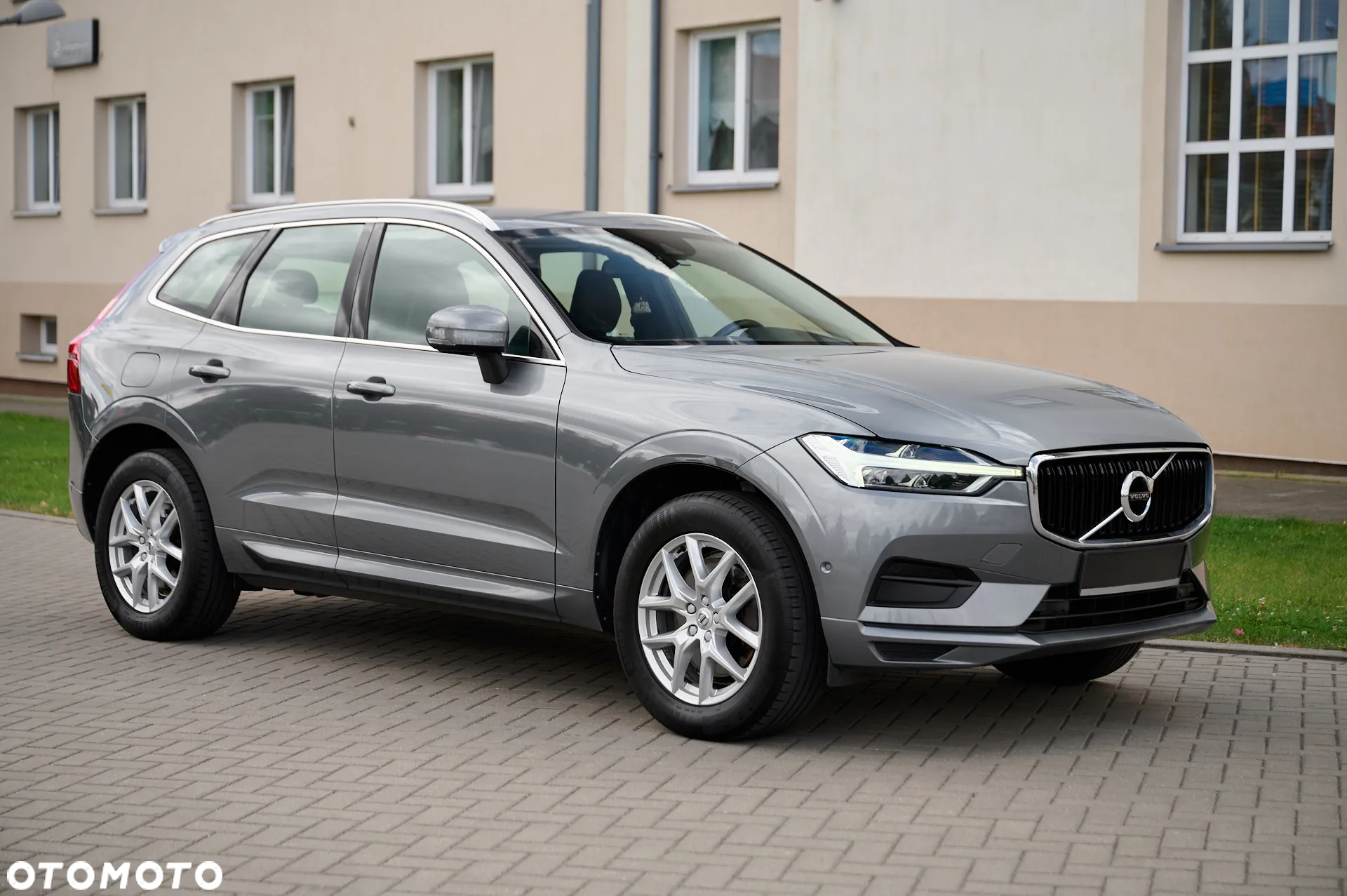 Volvo XC 60 D3 Momentum Pro - 19