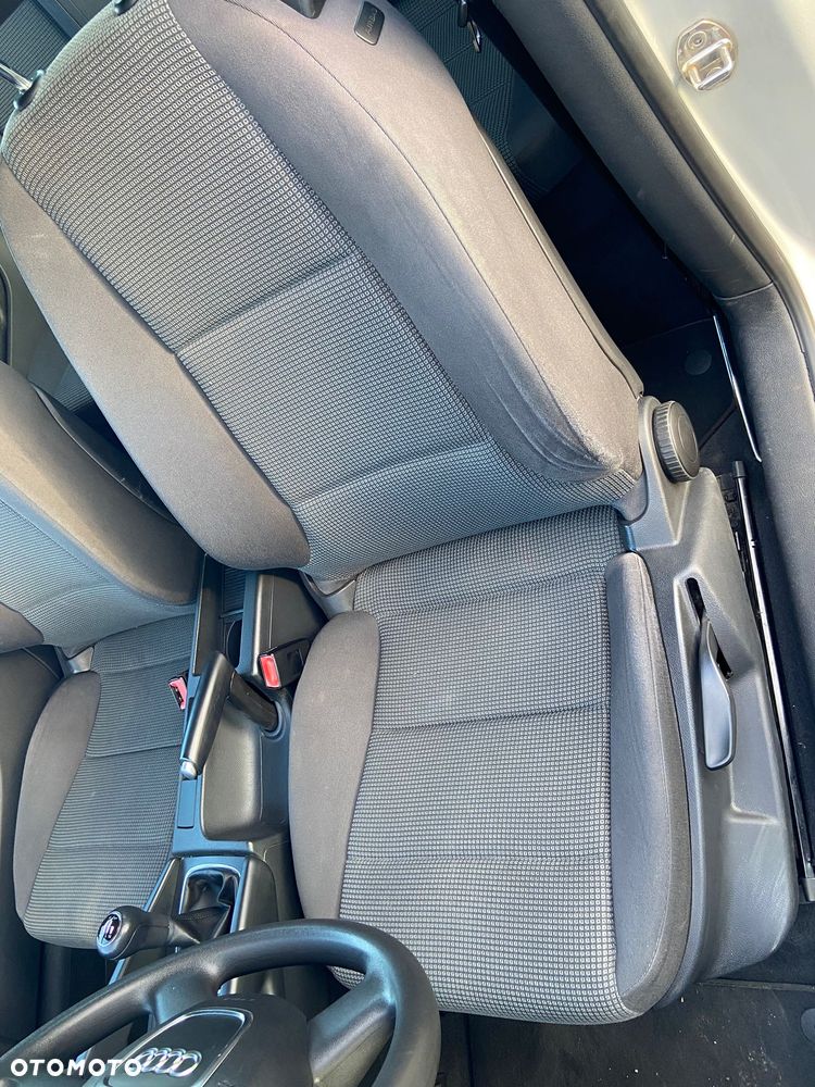 Audi A3 3-drzwiowe 1.6 Attraction - 10