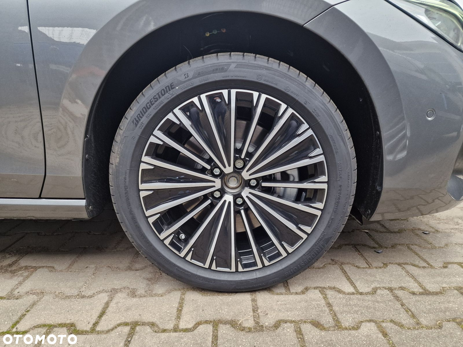Volkswagen Passat - 4
