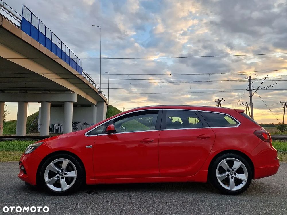 Opel Astra IV GTC 2.0 CDTI Bi-Turbo S&S - 8