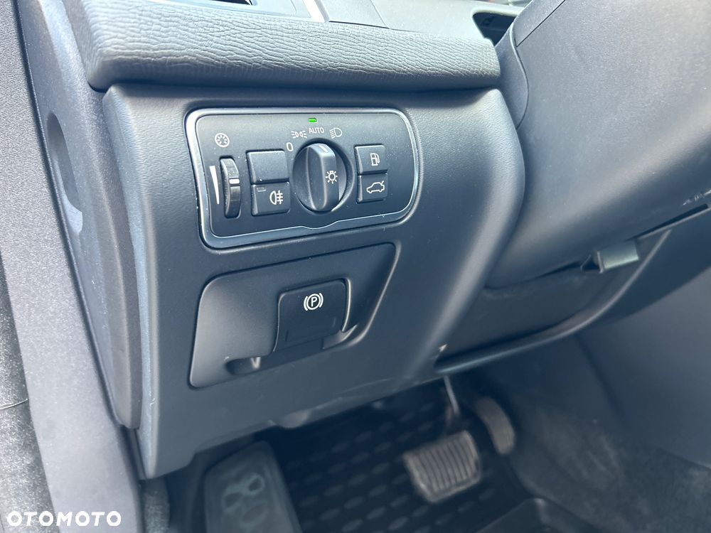 Volvo XC 60 D3 Drive-E Momentum - 28