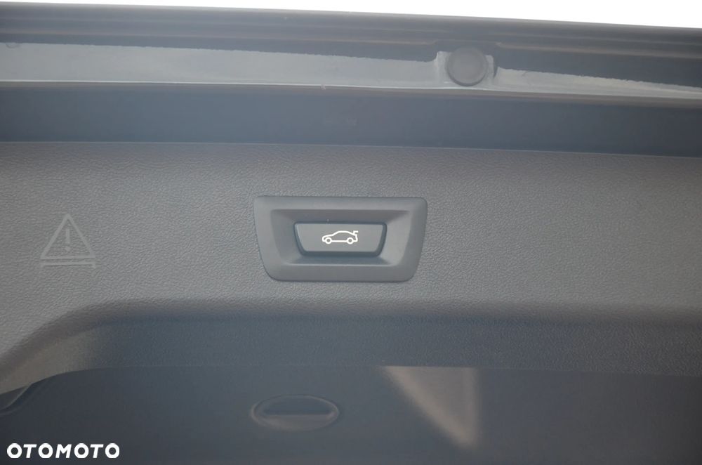 BMW Seria 5 520d M Sport - 32