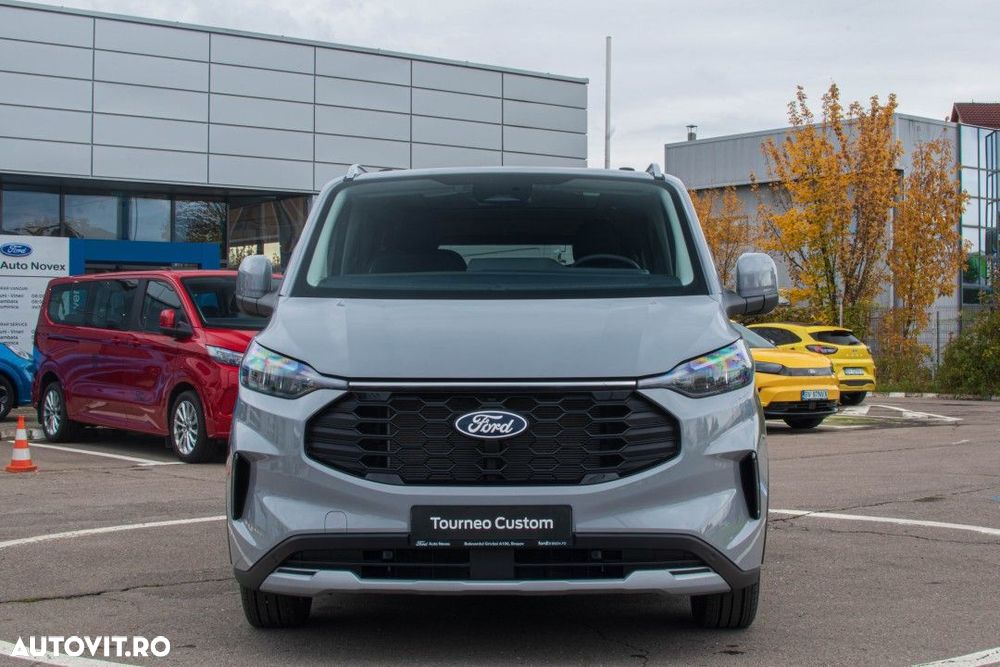 Ford Tourneo Custom - 3