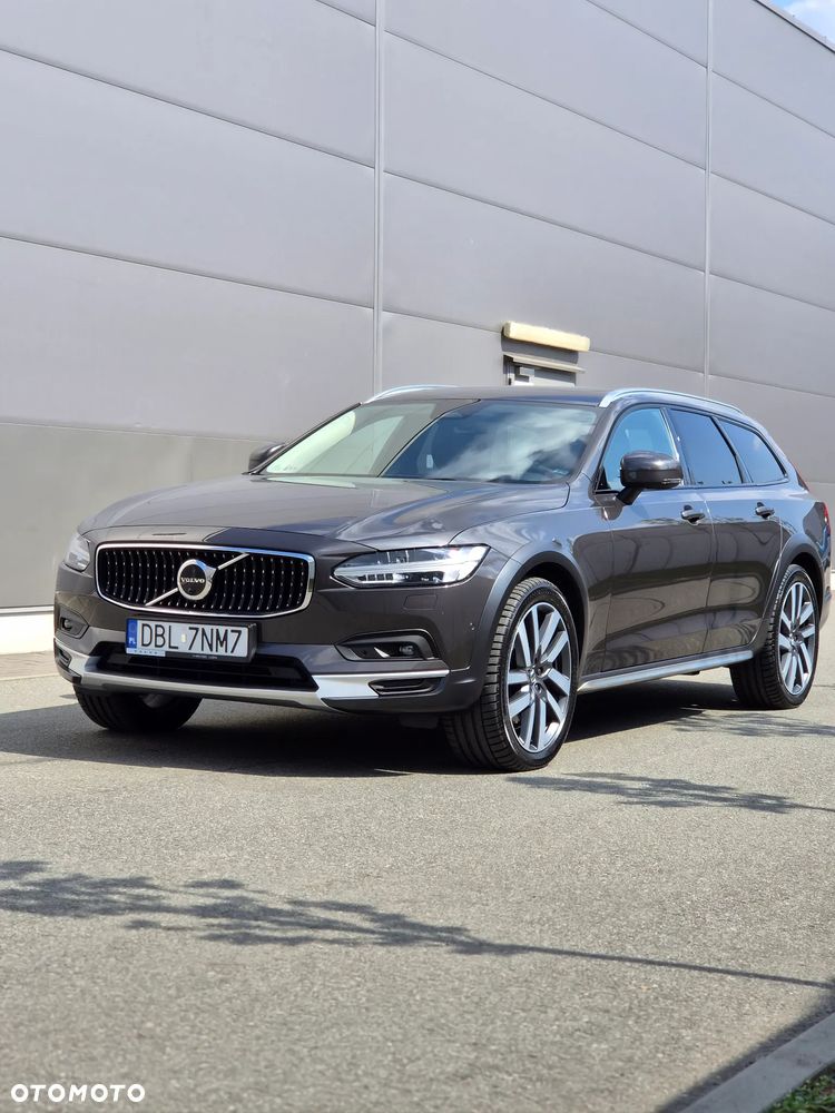 Volvo V90 Cross Country D5 SCR AWD Momentum Pro - 4