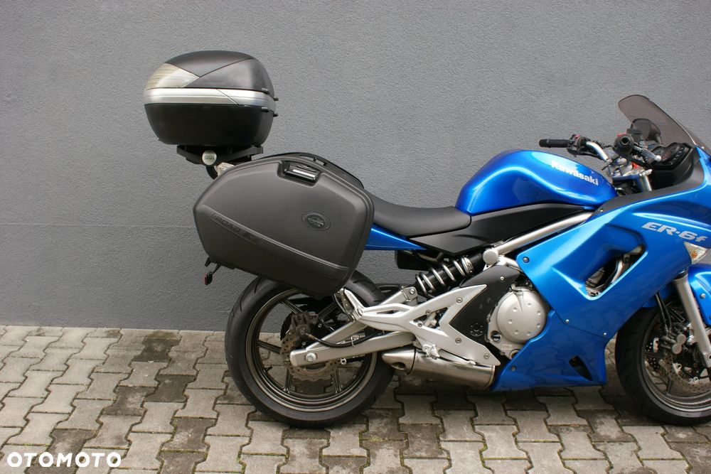 Kawasaki ER - 8
