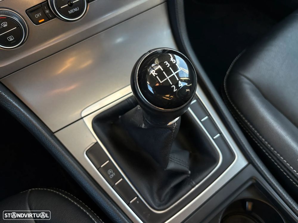 VW Golf 1.6 TDi DPF BlueMotion Comfortline - 19