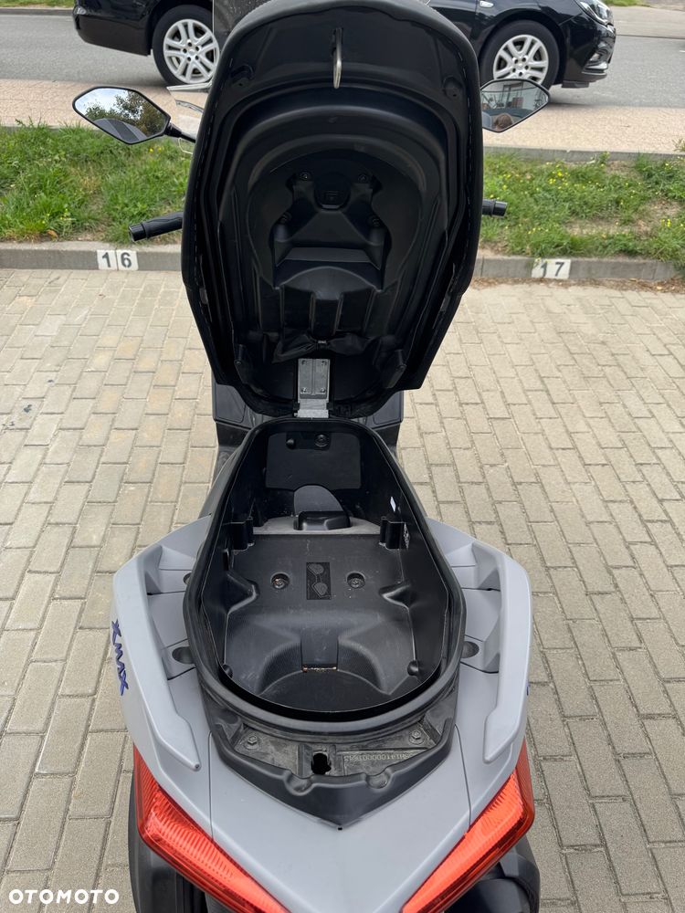 Yamaha X-max - 17